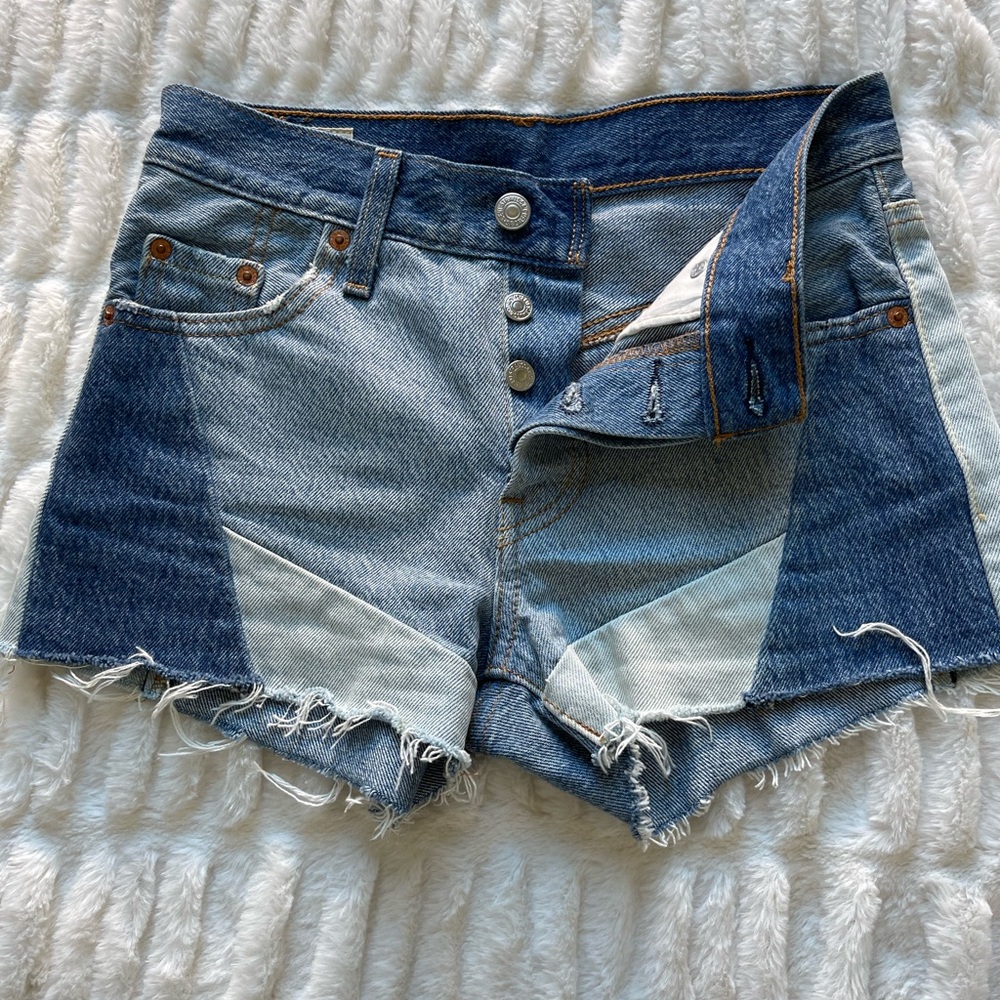 Levi’s 501 jean shorts - Size 24